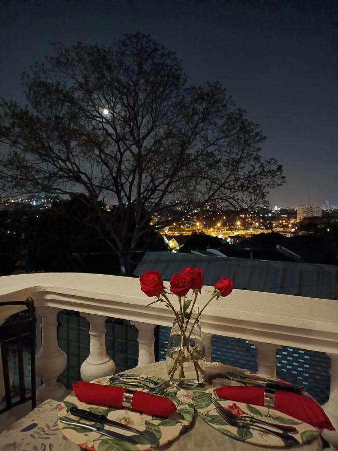Iguanazu Bed & Breakfast Guayaquil Ngoại thất bức ảnh