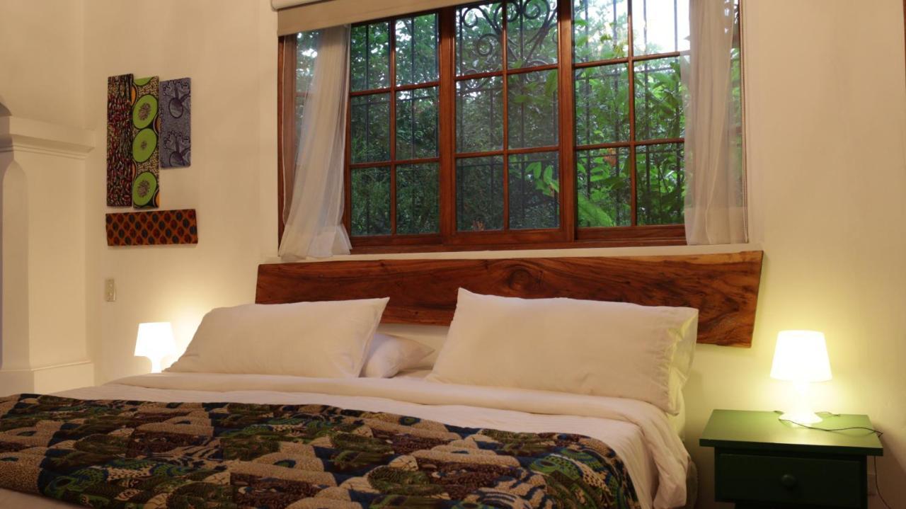 Iguanazu Bed & Breakfast Guayaquil Ngoại thất bức ảnh